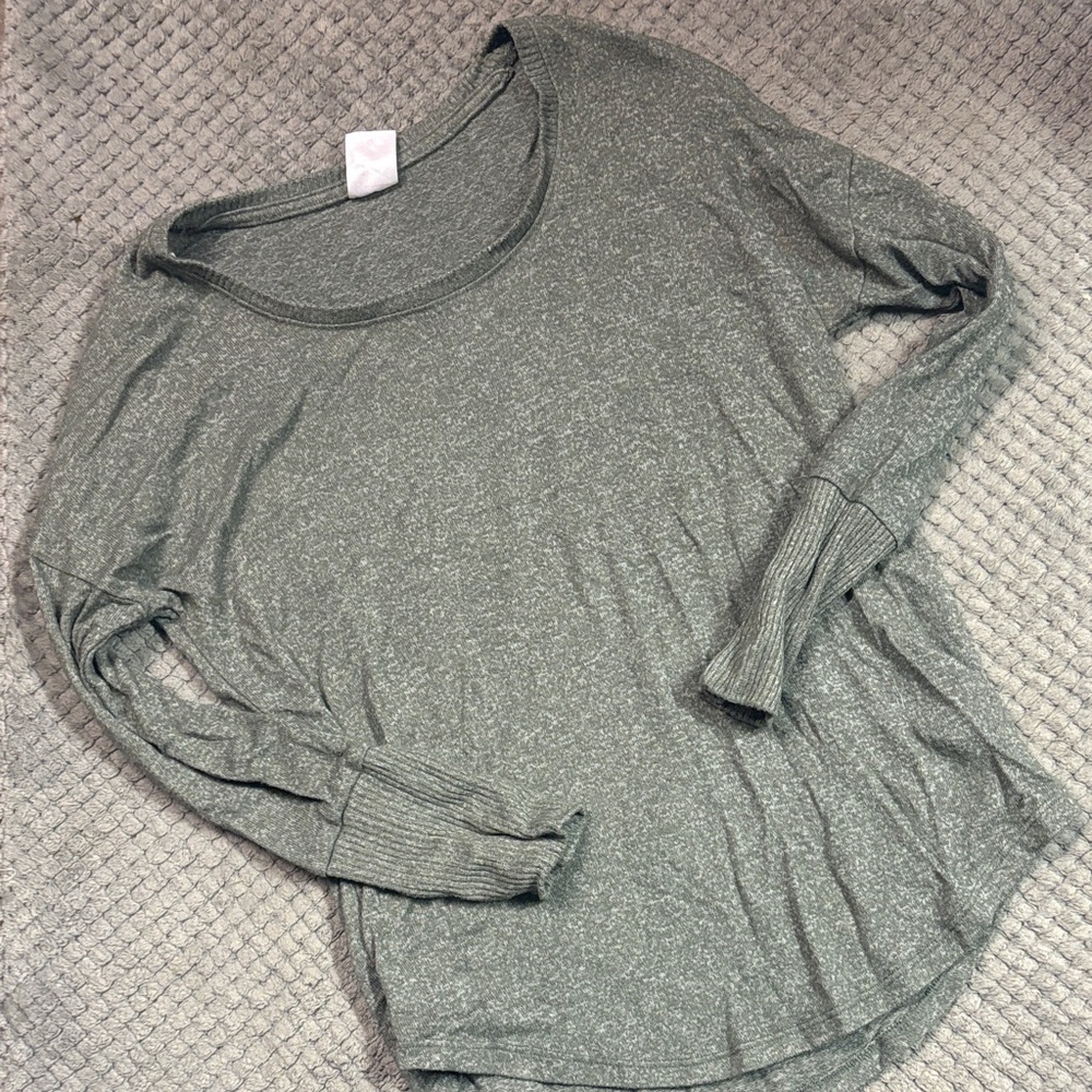 Women's Green Long Sleeve Top